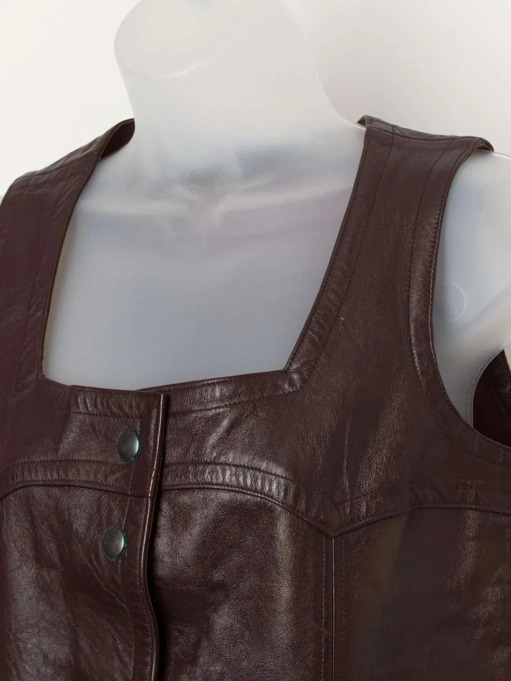 70s vintage leather vest in red-brown with poppers – Medium