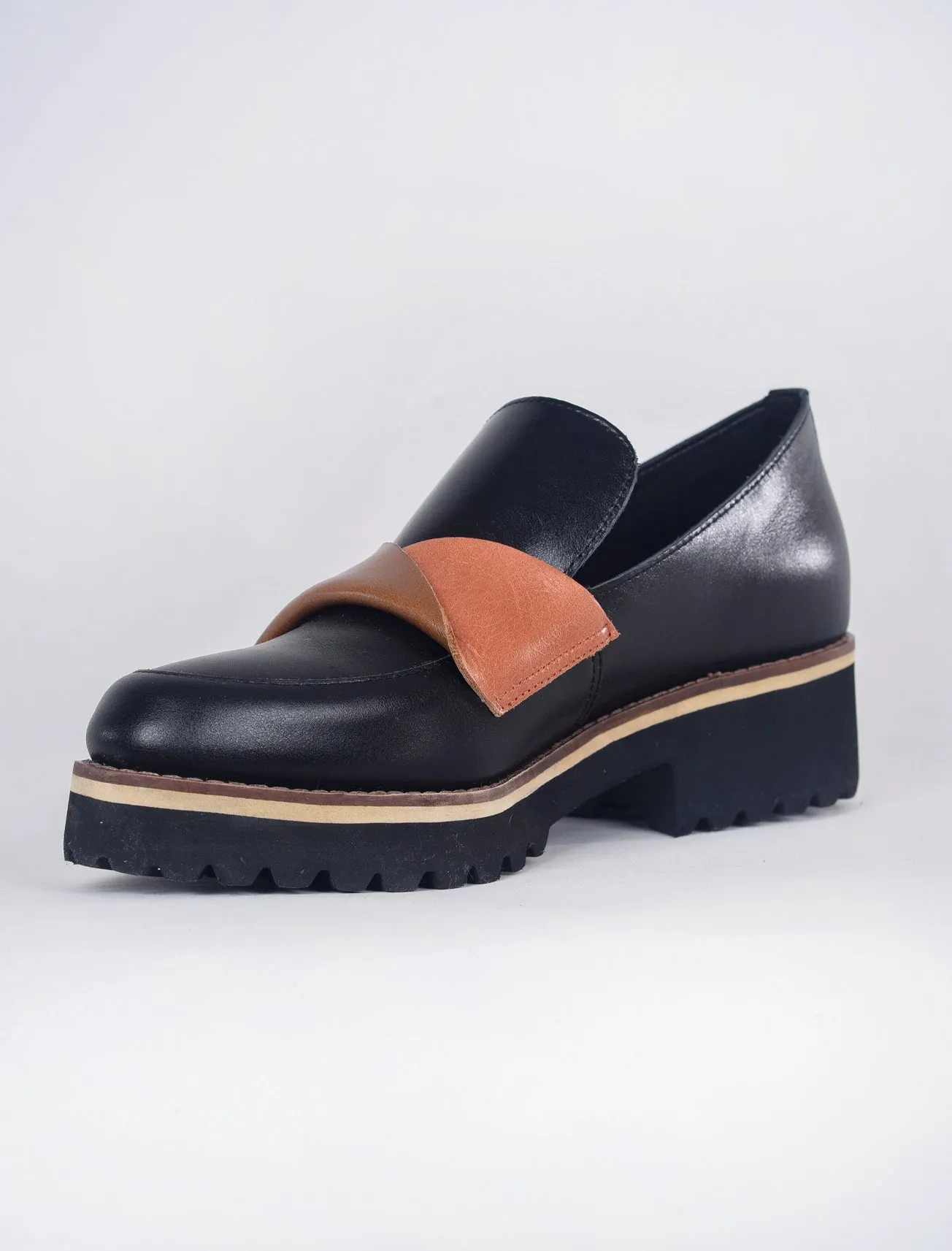 Flatsash Lugg Loafer, Black/Brown