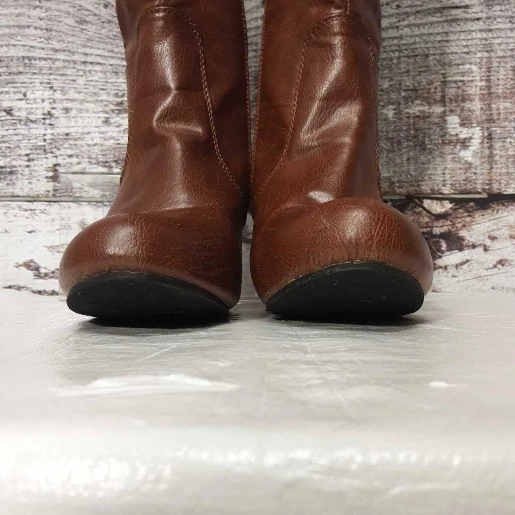 FRANCESCAS FLORA BROWN BOOT SIZE 8.5 TCC