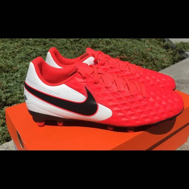 Nike legend 8 club soccer cleats