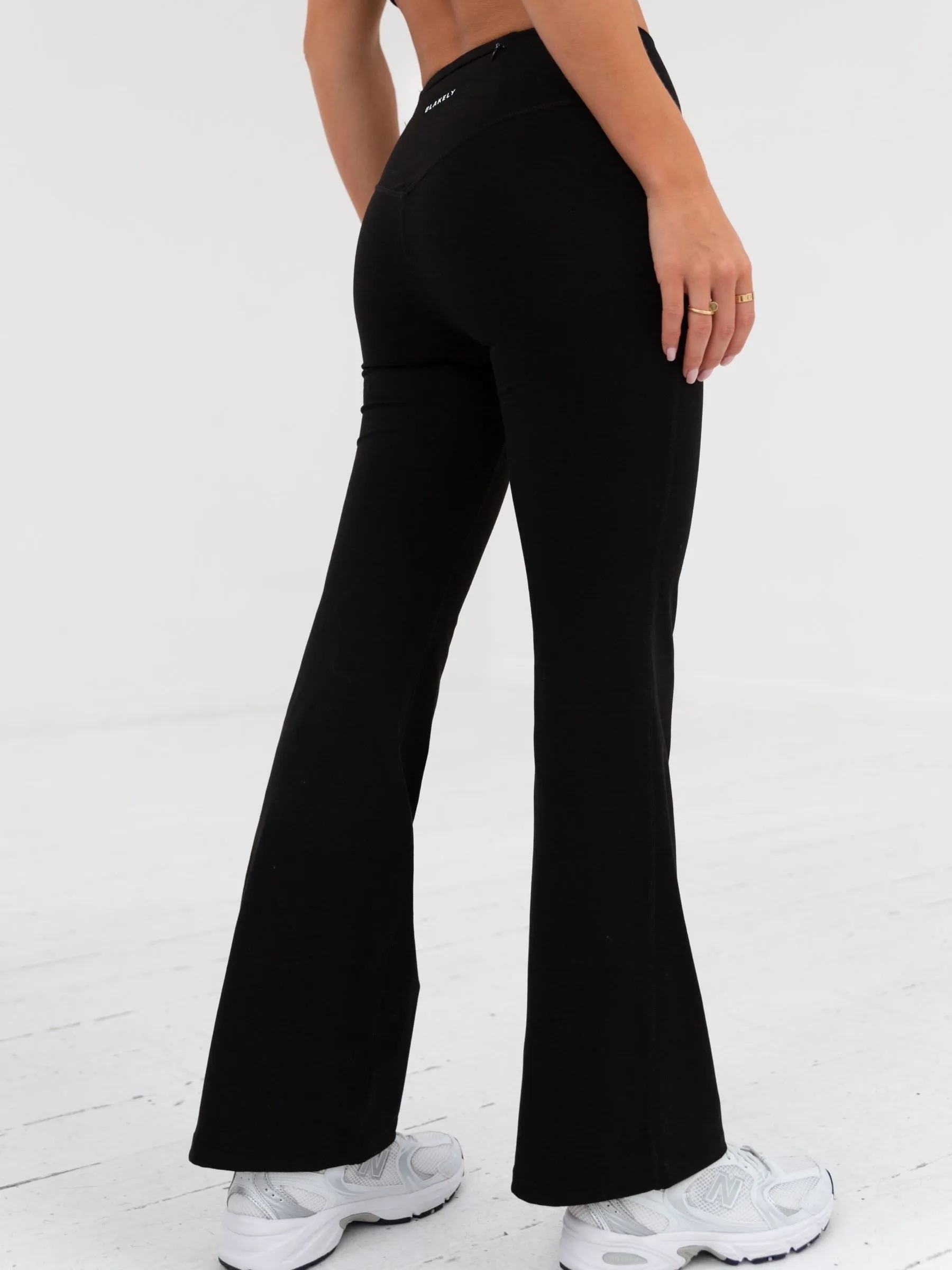 Soft Sculpt Wide Leg Leggings - Black