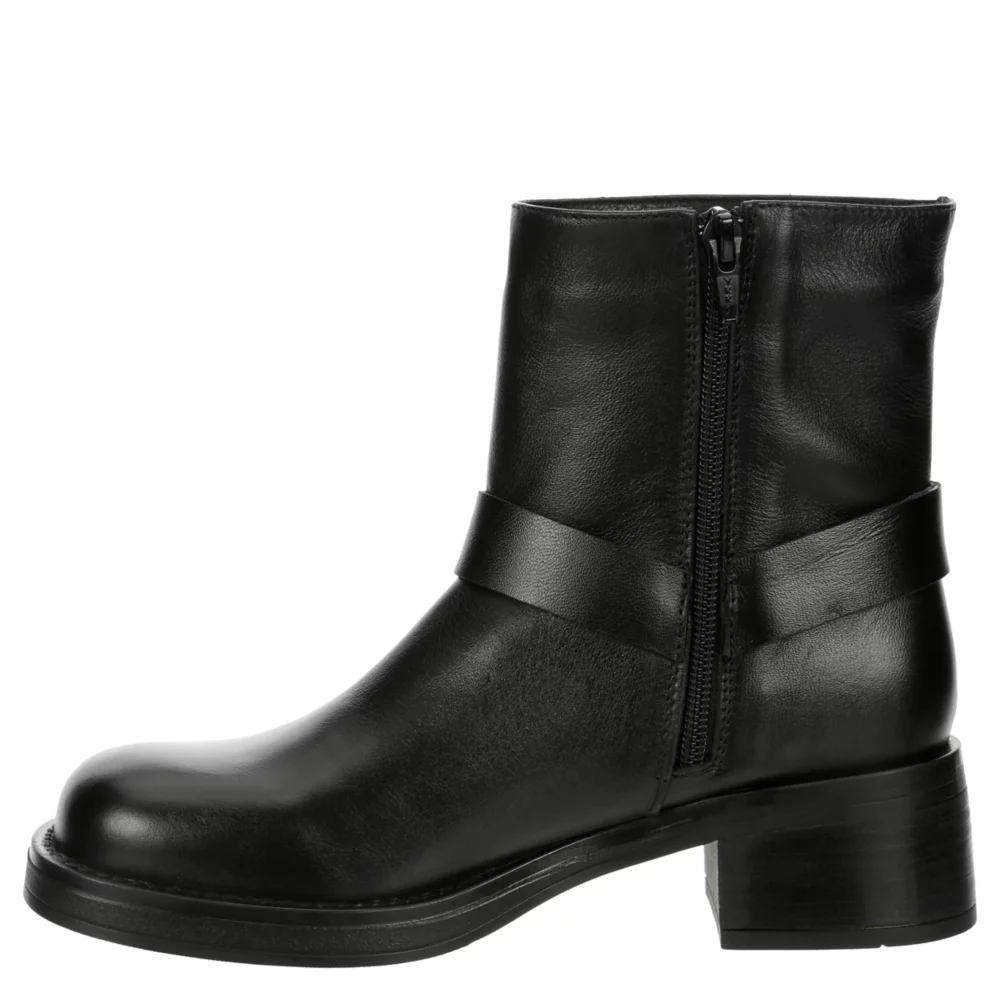 STEVE MADDEN  WOMENS ADENA ANKLE BOOT