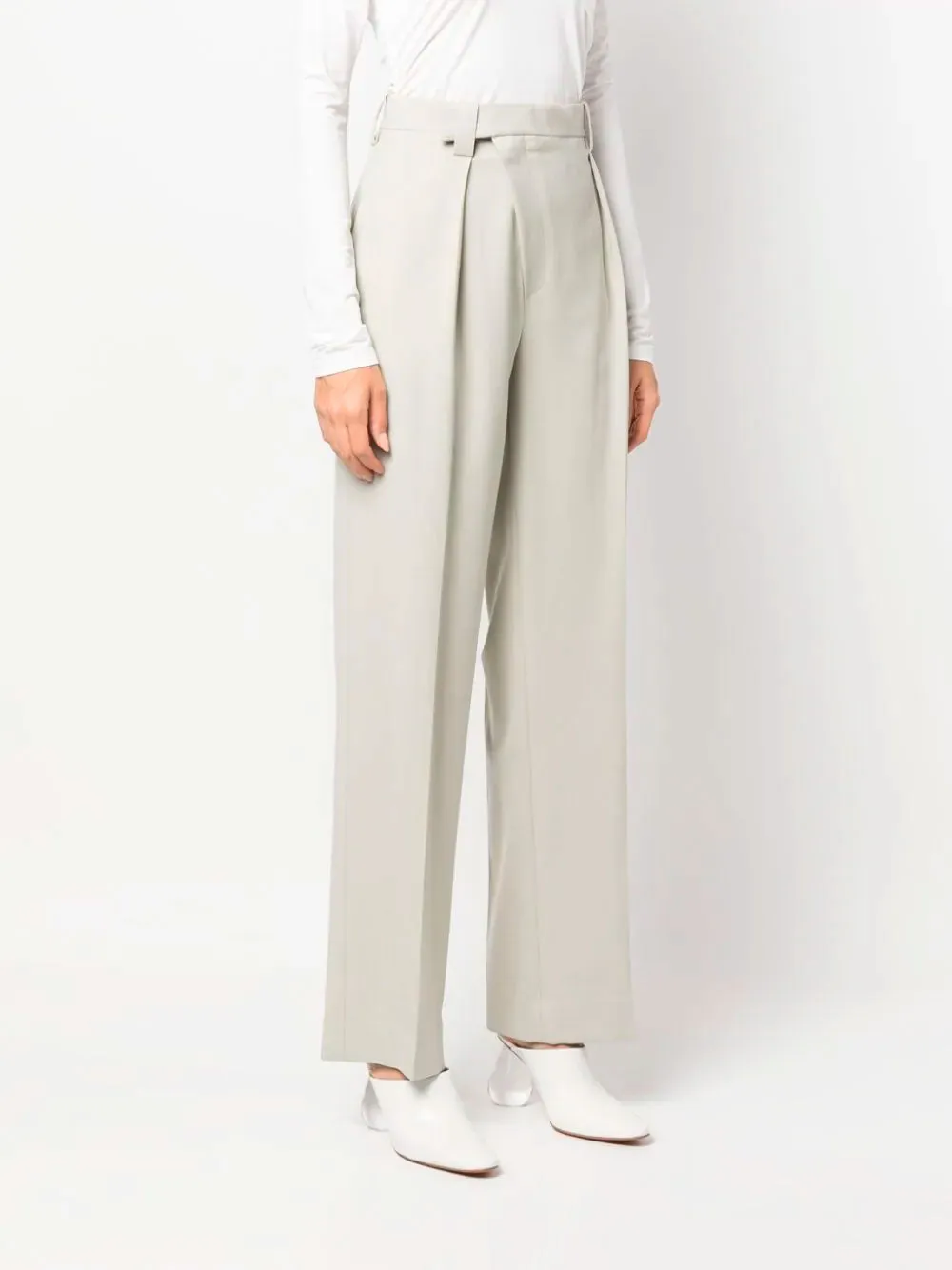 Wide-leg trousers